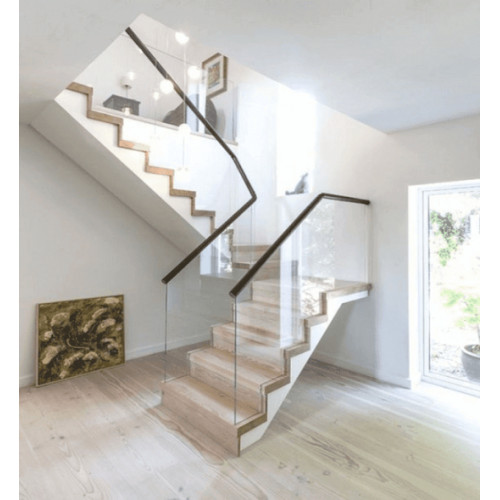 Mẫu cầu thang hình chữ U kiểu dáng độc đáo cho ngôi nhà việt