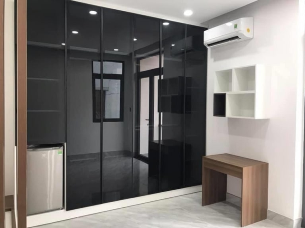 Cách sản xuất kính cường lực màu đen