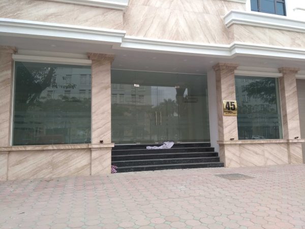 Báo giá cửa kính cường lực 4 cánh