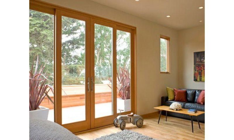 Tính ứng dụng và ưu điểm của mẫu cửa nhôm màu gỗ 