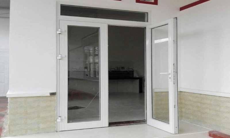 Cửa chính mở quay hệ xingfa 