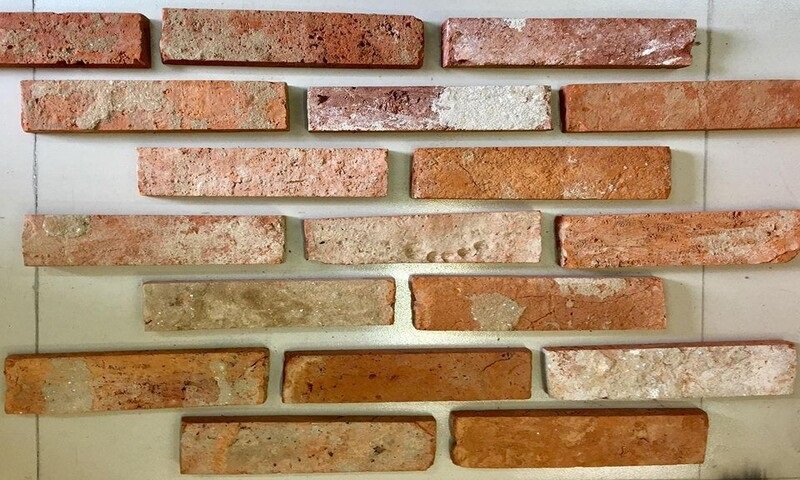 Gạch ốp tường giả cổ là gì?