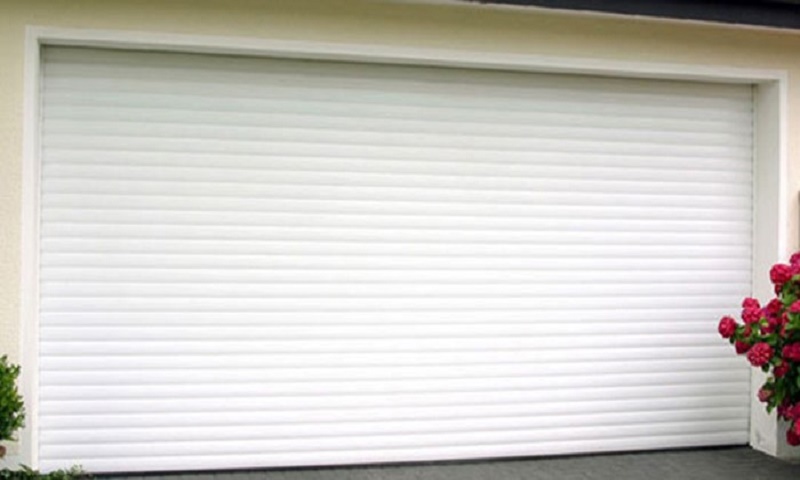 Những lưu ý khi chọn cửa cuốn tấm liền