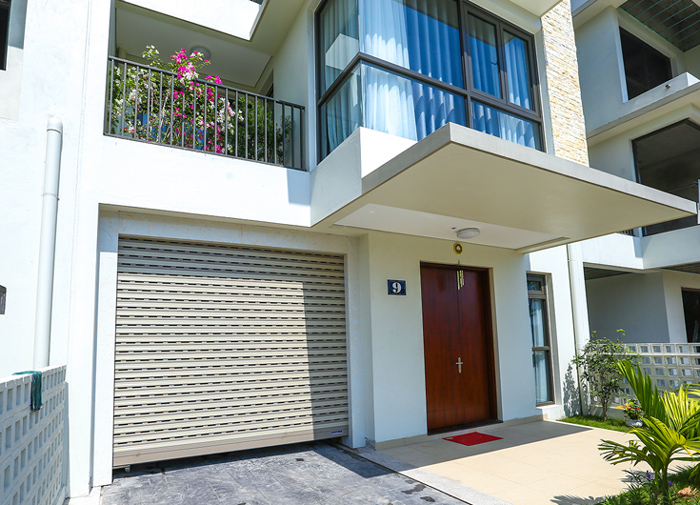 Cửa cuốn điện nan nhôm dòng COMBI thường thấy