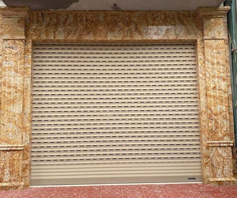 Phiên bản cửa cuốn khe thoáng cách điệu 