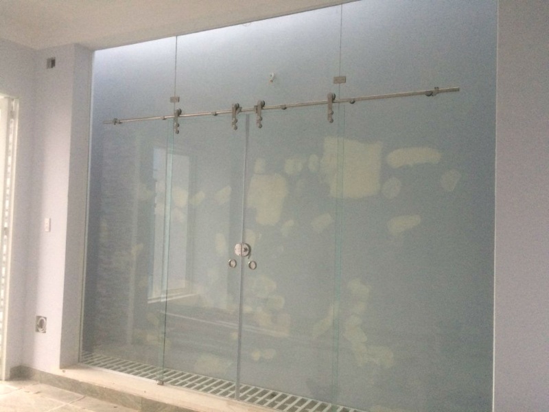 Những mẫu thiết kế cửa kính cường lực lùa đẹp