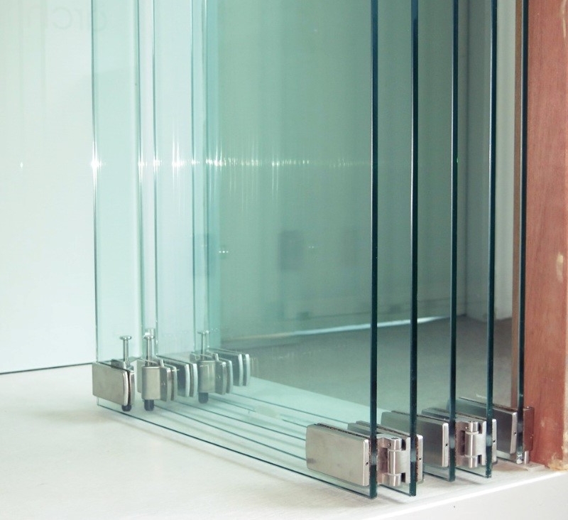 giá kính cường lực cách âm