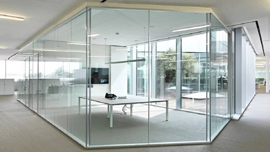 Tại sao nên lựa chọn cửa kính cường lực có độ dày an toàn để sử dụng? 