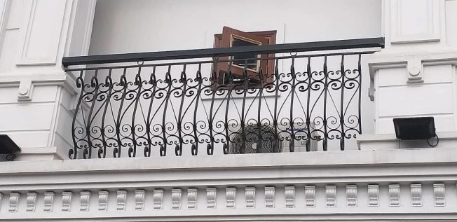 Mẫu lan can ban công sắt đẹp - Hình 3