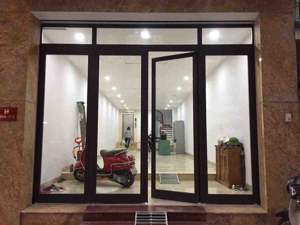 Lưu ý khi chọn khuôn cửa nhôm kính