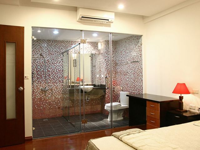 nhà vệ sinh trong phòng ngủ