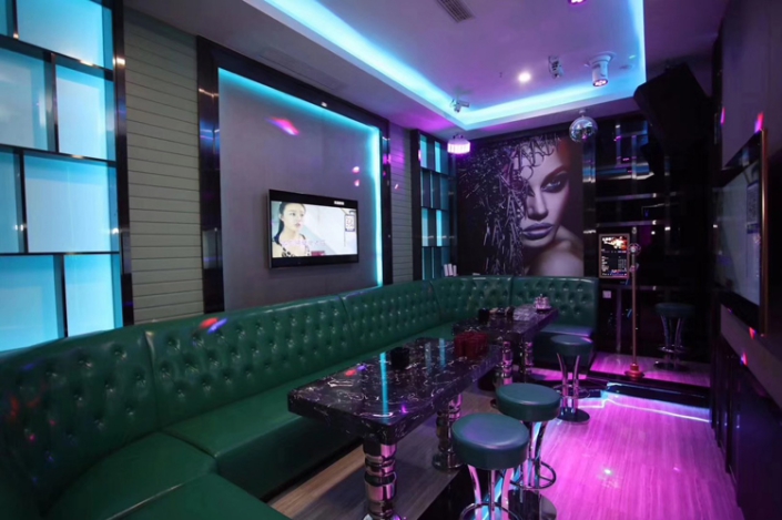 Mẫu phòng karaoke diện tích nhỏ đẹp - Hình 8