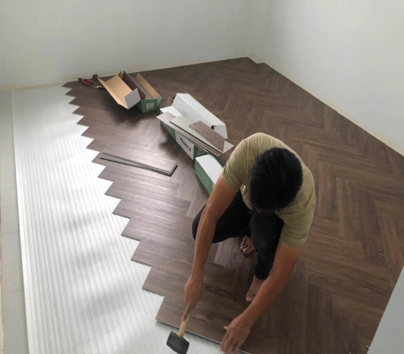 Thi công sàn gỗ xương cá