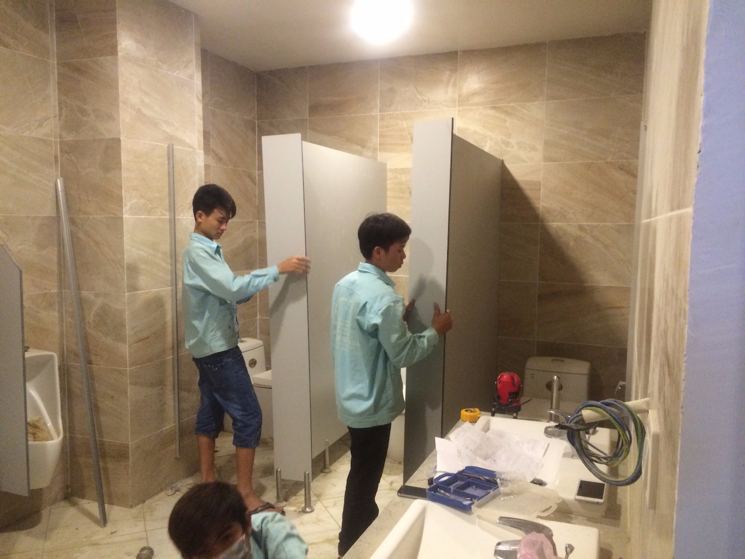 Những lưu ý khi chọn gạch lát nhà vệ sinh