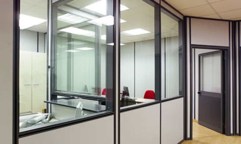 Sử dụng vách kính cường lực tào không gian thông thoáng